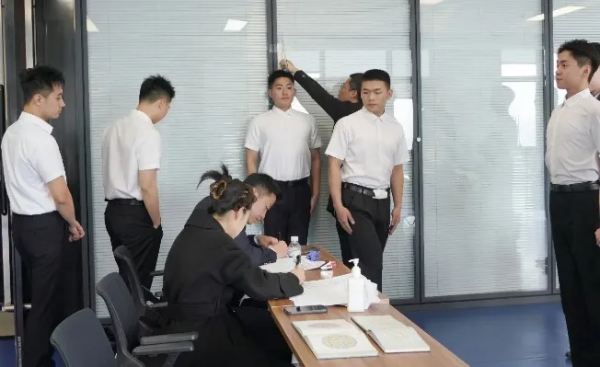 22f27e44-a11d-4839-a1f5-4a082499f18a