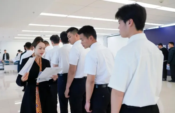 aae00db6-0663-4f3a-9143-fd2807d0fd81